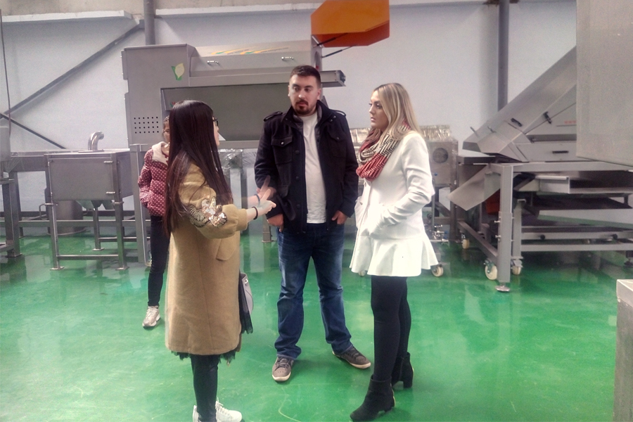 Brazil customers visit our factory for lychee pulp production line